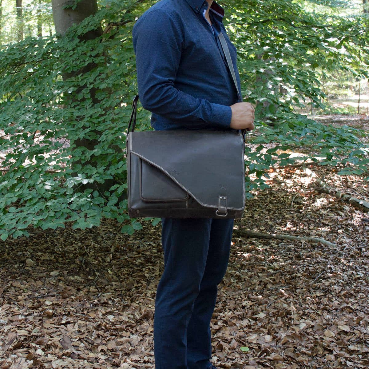 Buffalo Leather Laptop Bag – Spacious with Double Magnetic Flap Closure